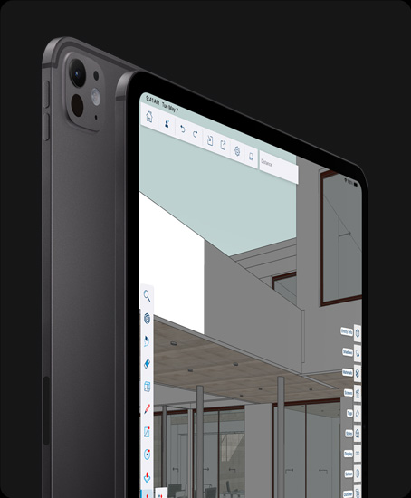 太空黑 iPad Pro 的機身背面，展示 Pro 相機系統；iPad Pro 的機身正面，展示黑色顯示器邊框和圓角設計。